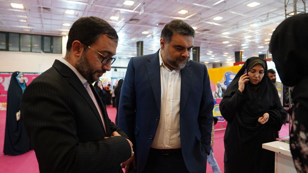 امیرابراهیم رسولی مشاور سیاسی رییس مجلس شورای اسلامی جشنواره ملی اسباببازی نمایشگاه خانواده است