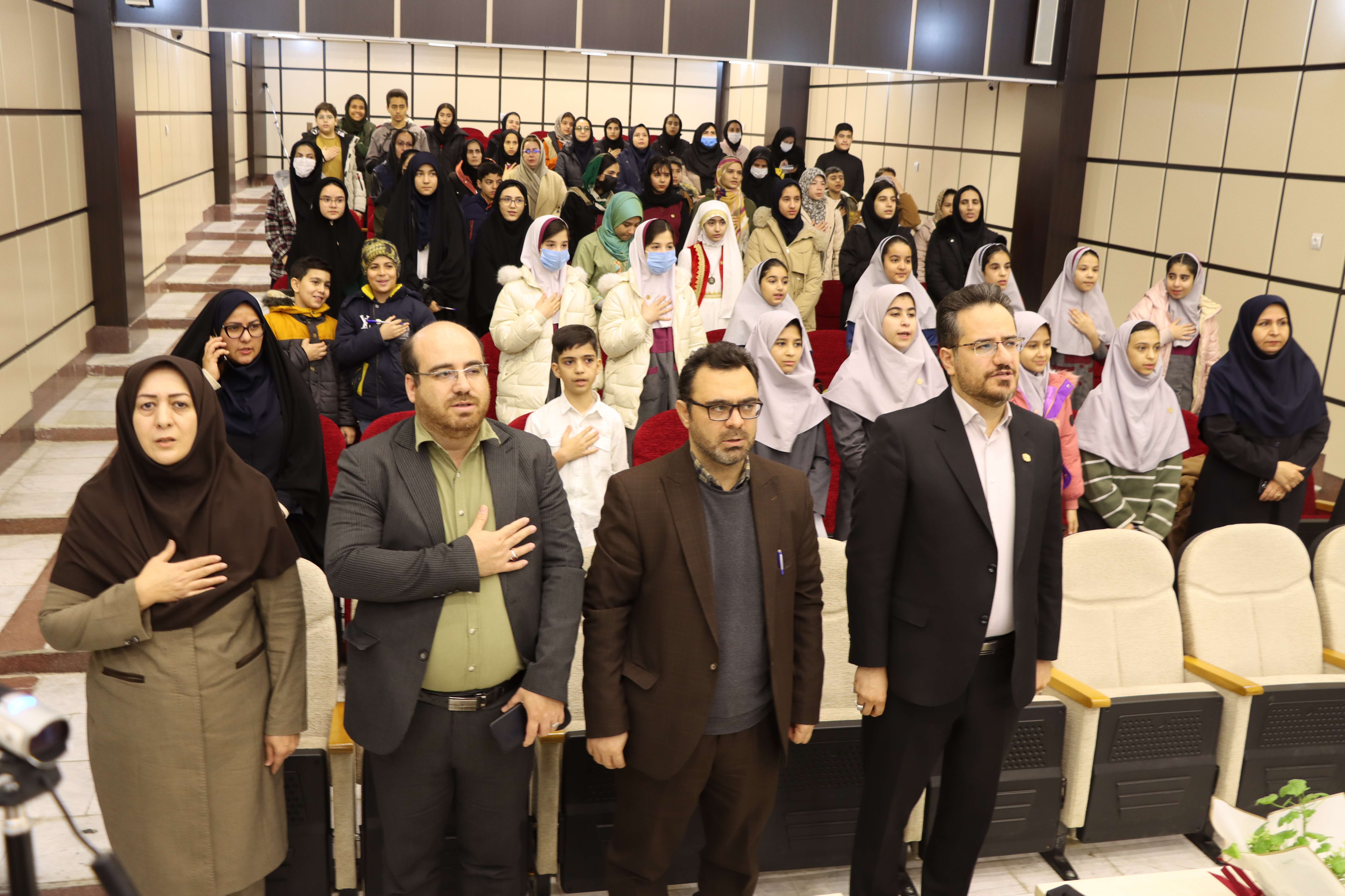 نشست کانون یاران استان مرکزی با دبیر کانون یاران کشور