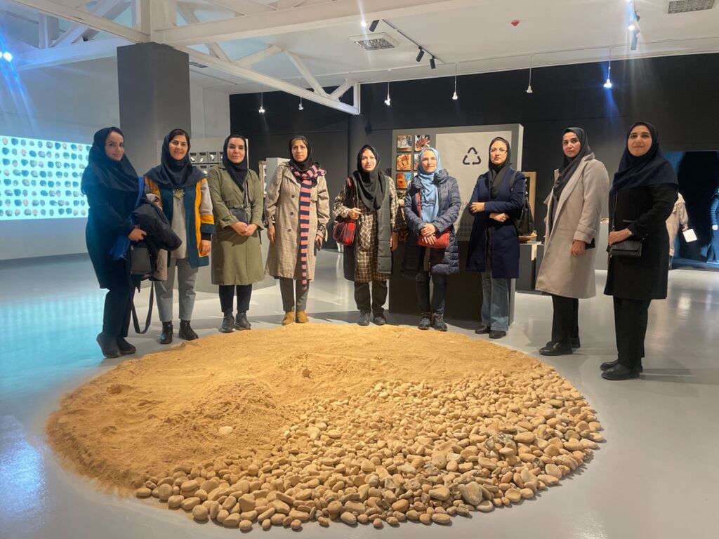 بازدید از دوسالانه سفال و سرامیک
