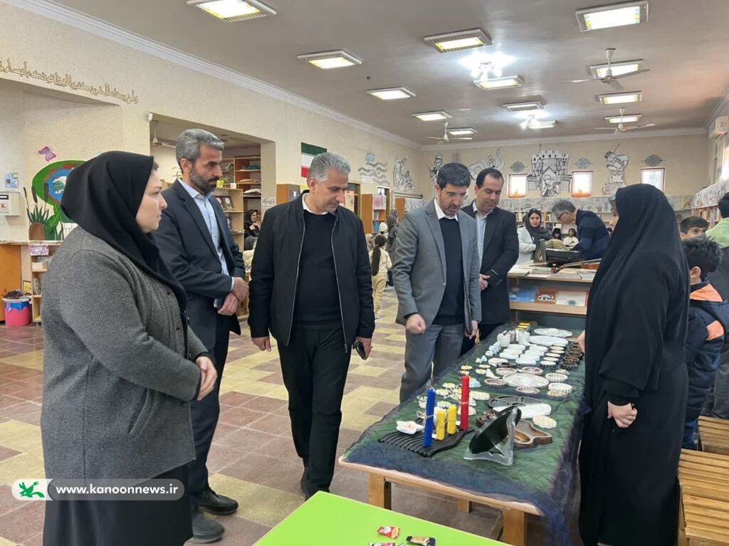 بازارچه دست سازههای کانونیاران گنبدکاووس برپا شد