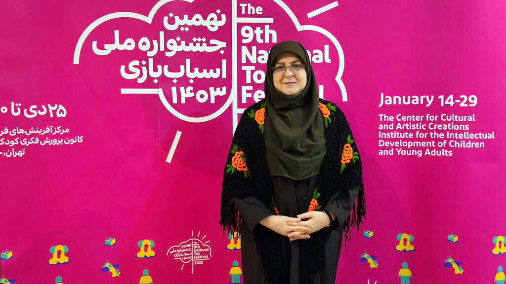 فاطمه مهاجرانی سخنگوی دولت کانون پرورش فکری استانداردسازی در حوزه اسباببازی را بهخوبی انجام داده است