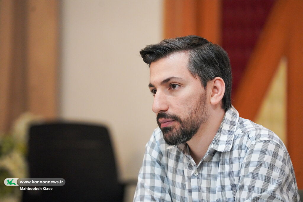 مجتی حاذق مدیر آفرینشهای ادبی و هنری کانون جشنواره خاتم نسل جدید را با زندگی پیامبر(ص) آشنا میکند