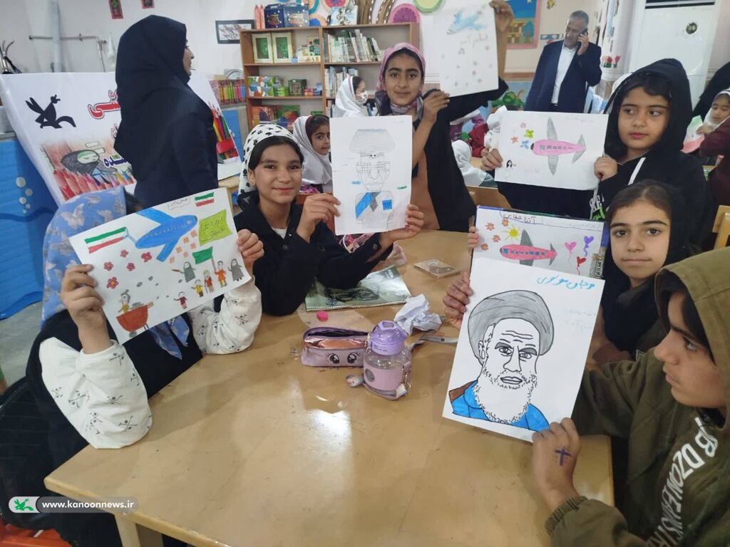 برپایی ایستگاه نقاشی به مناسبت دهه فجر در مرکز فرهنگی هنری لنده