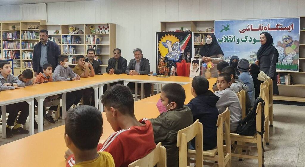 نواختن زنگ انقلاب در مرکز فرهنگیهنری باشت