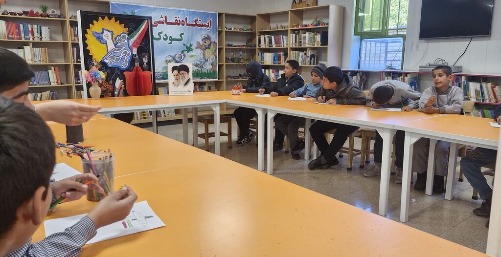 نواختن زنگ انقلاب در مرکز فرهنگیهنری باشت