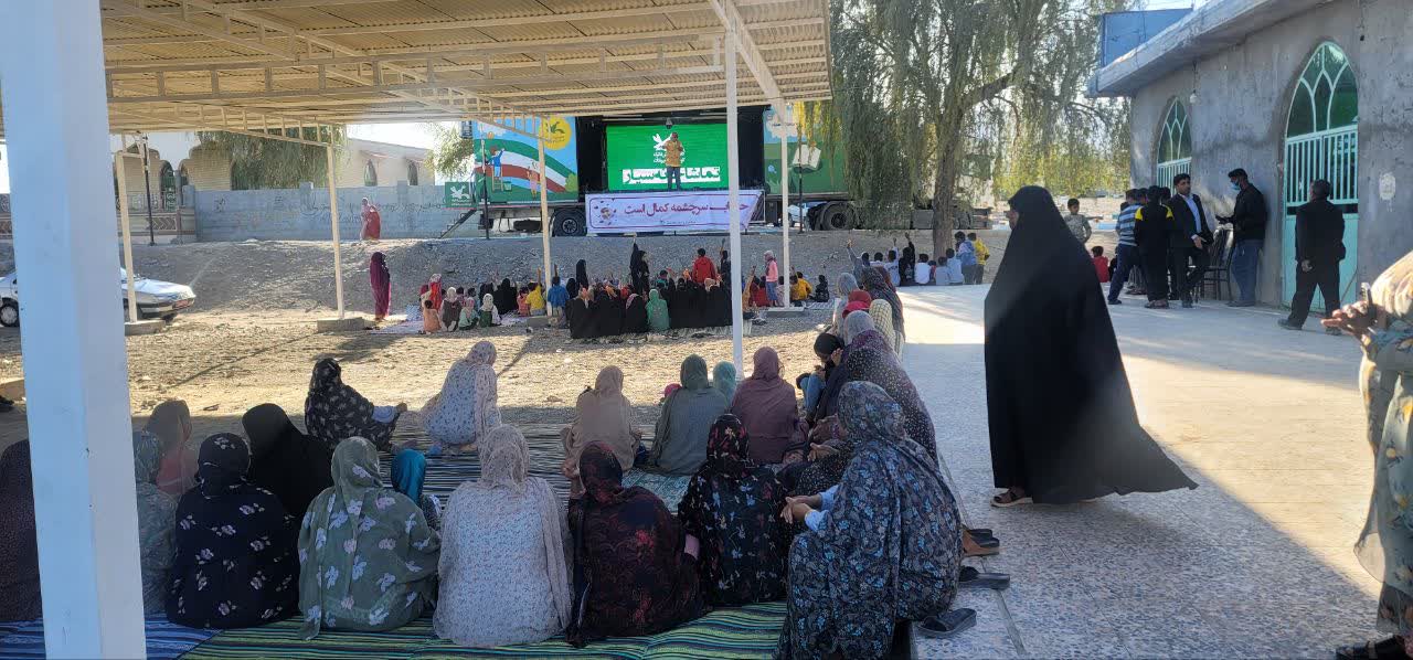  بیش از ۸۵۰ کودک، نوجوان و بزرگسال میهمان جشن های انقلاب شدند