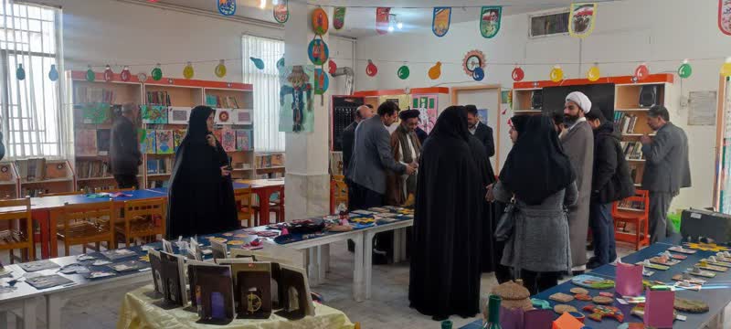 آیین افتتاحیه نمایشگاه آثار اعضای مرکز فرهنگی هنری شازند