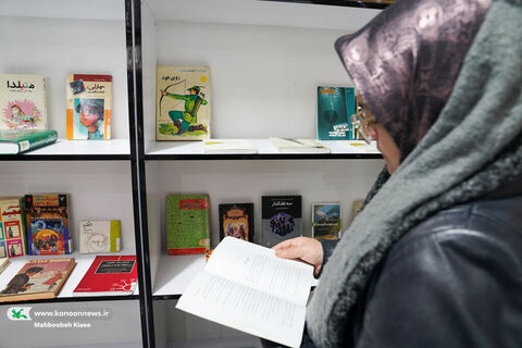 آیین گشایش نمایشگاه «اقتباس ادبی» در کتابخانه مرجع کانون