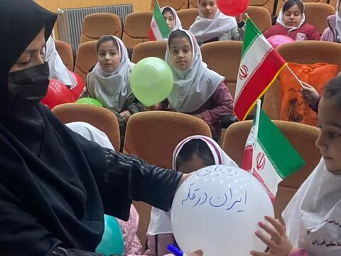 ویژه برنامه های اولین روز دهه فجر در مراکز کانون پرورش فکری کودکان و نوجوانان استان آذربایجان غربی