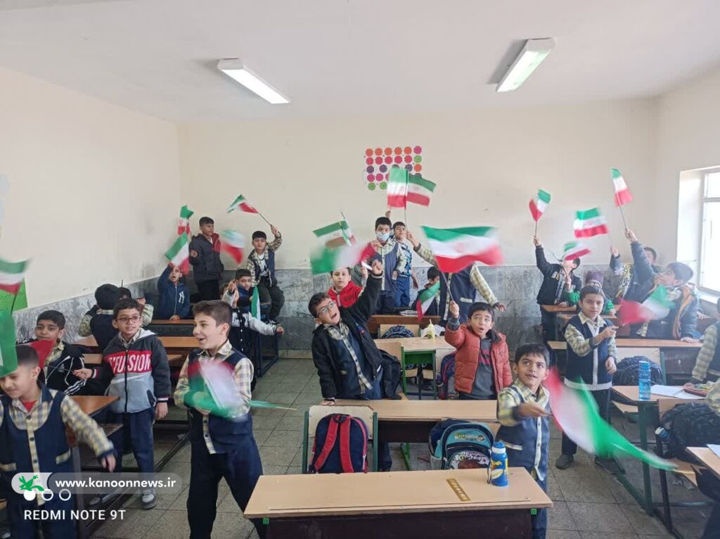 اجرای ویژه برنامه های مراکز کانون لرستان در دهه فجر