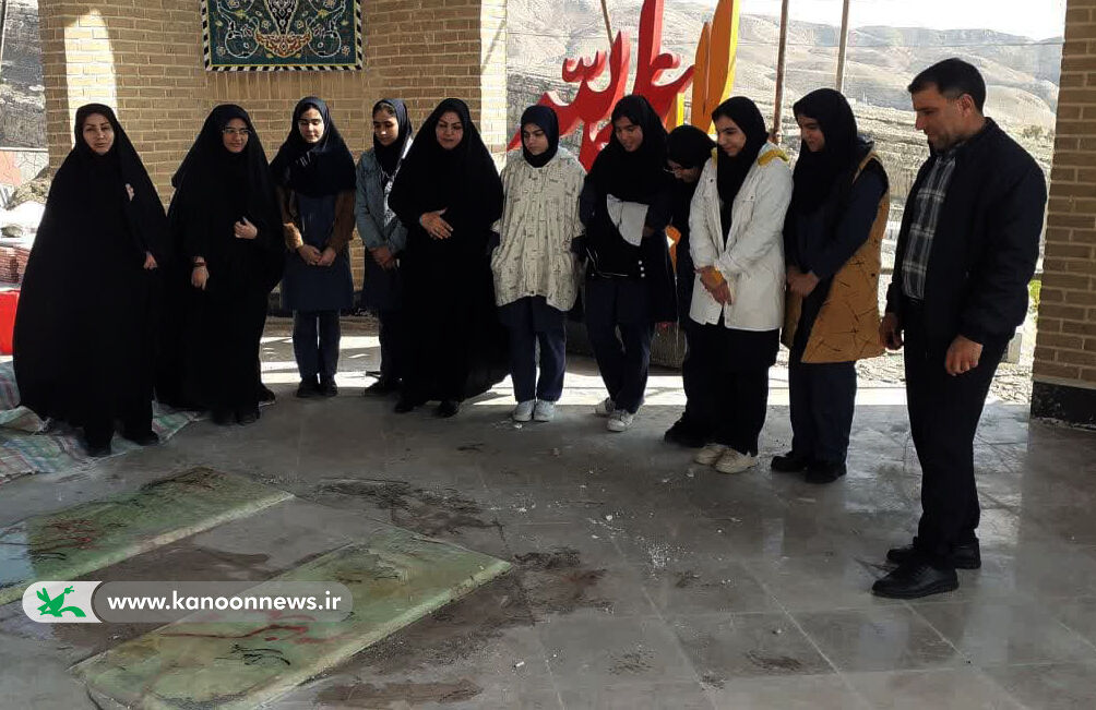 اجرای ویژه برنامه های مراکز کانون لرستان در دهه فجر