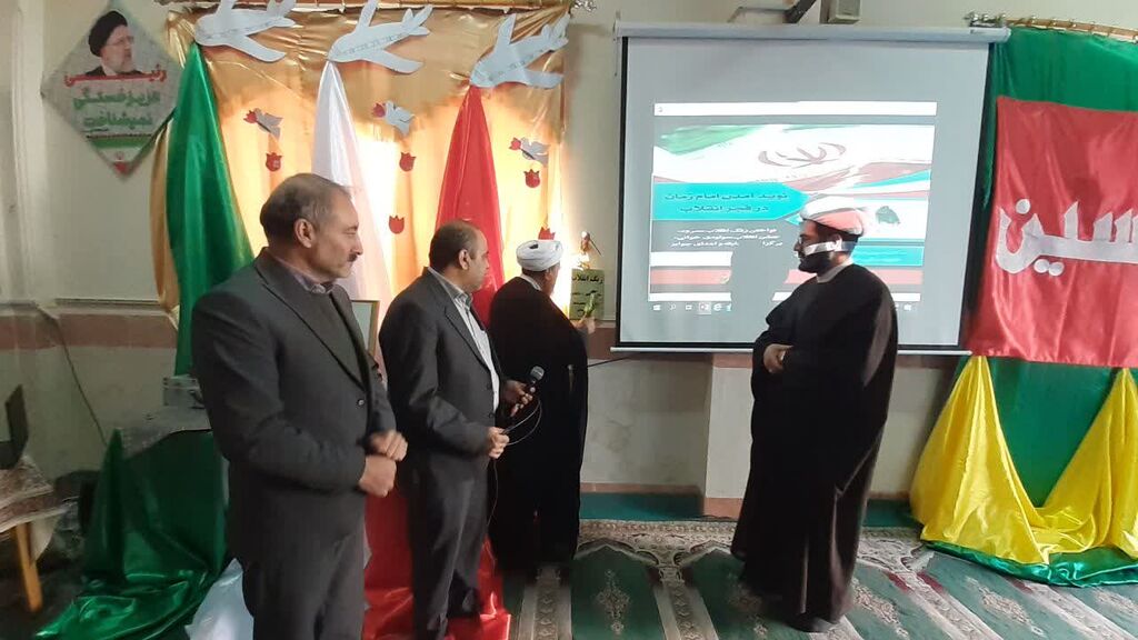 حضور مربیان مراکز فرهنگی هنری استان سمنان، در مراسم نمادین نواختن زنگ انقلاب در مدارس
