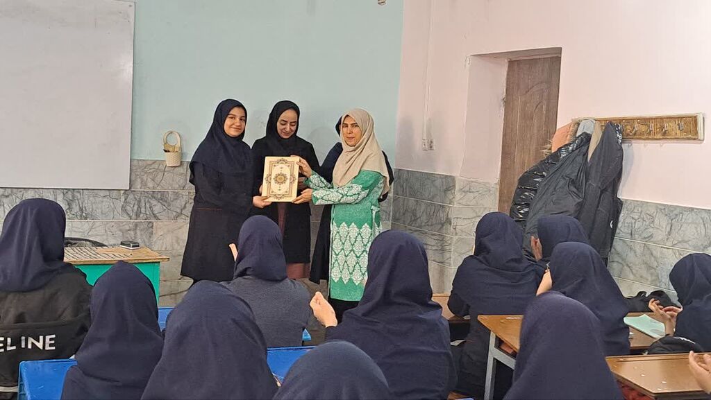 اهدای حکم کانون‌یاران مراکز فرهنگی هنری استان سمنان