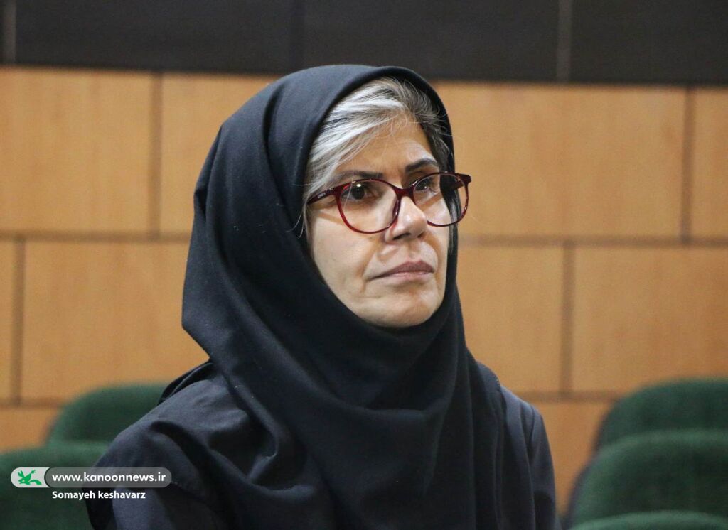 تأکید آتسا شاملو بر تقویت تئاتر کودک و نوجوان در استان فارس پس از بازدید از نمایش «قلب آدم برفی» 