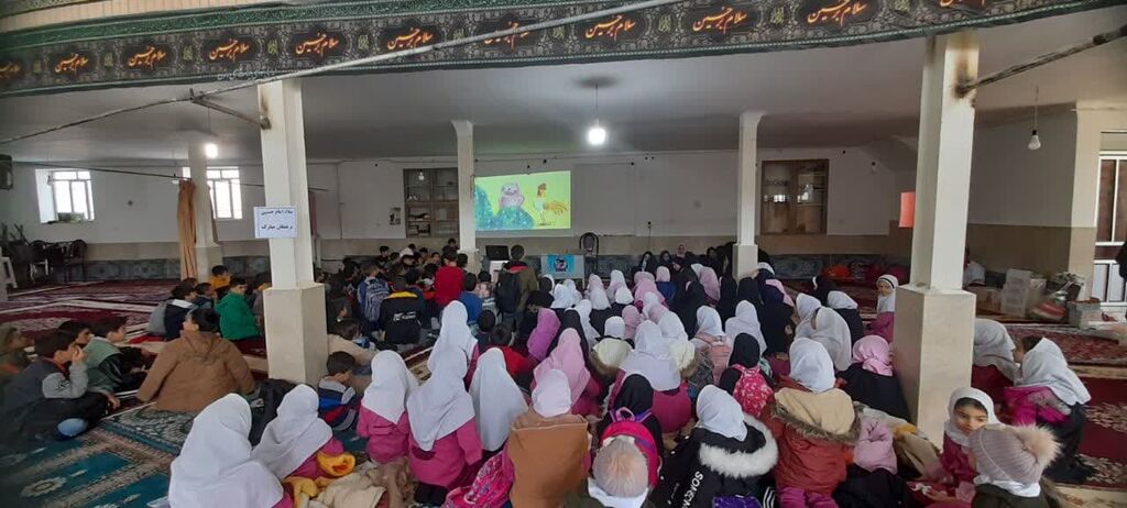 دومین جشن انقلاب پیک امید کانون همدان در روستای حکان درگزین