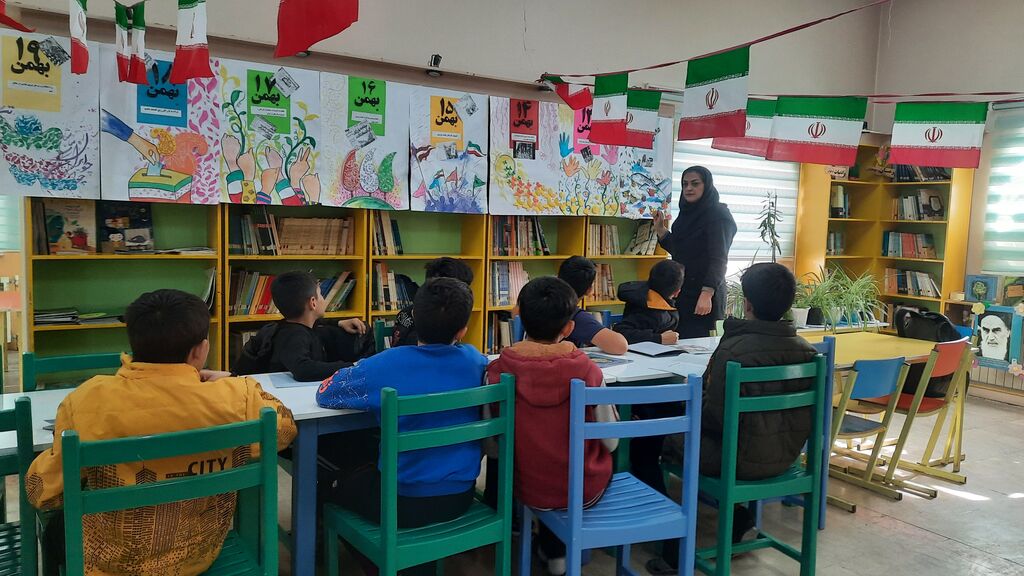 گرامیداشت دهه فجر در مراکز فرهنگی و هنری کانون استان قزوین