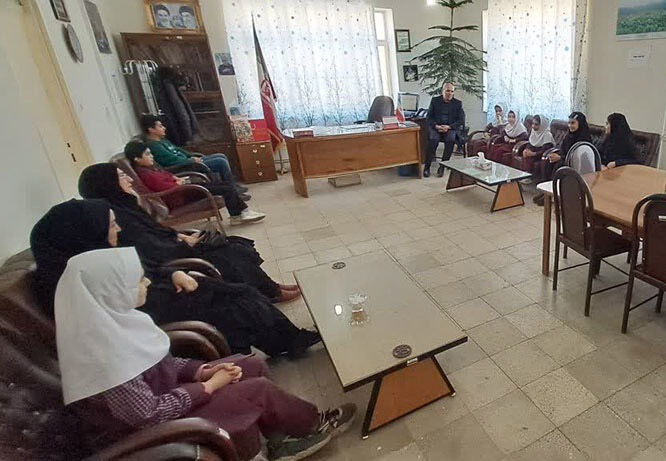 کانون یاران مرکز شماره یک کانون کوثر با سرپرست جدید مدیریت آموزشوپرورش شهرستان کوثر دیدار کردند
