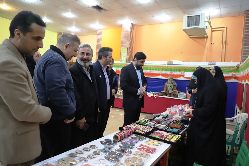 افتتاح و آغاز به کار دومین نمایشگاه «دستسازههای مادران هنرمند»در مرکز مجتمع کانون قزوین