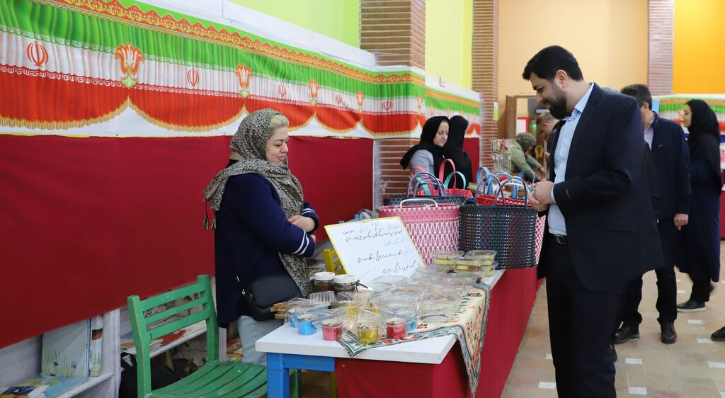 افتتاح و آغاز به کار دومین نمایشگاه «دستسازههای مادران هنرمند»در مرکز مجتمع کانون قزوین