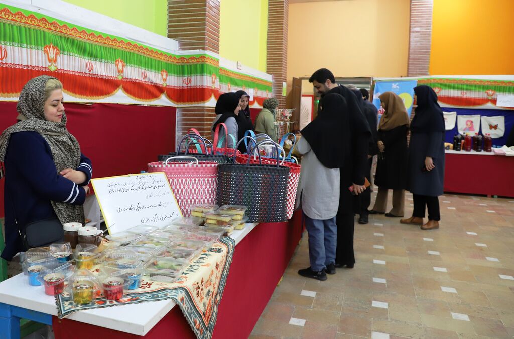 افتتاح و آغاز به کار دومین نمایشگاه «دستسازههای مادران هنرمند»در مرکز مجتمع کانون قزوین