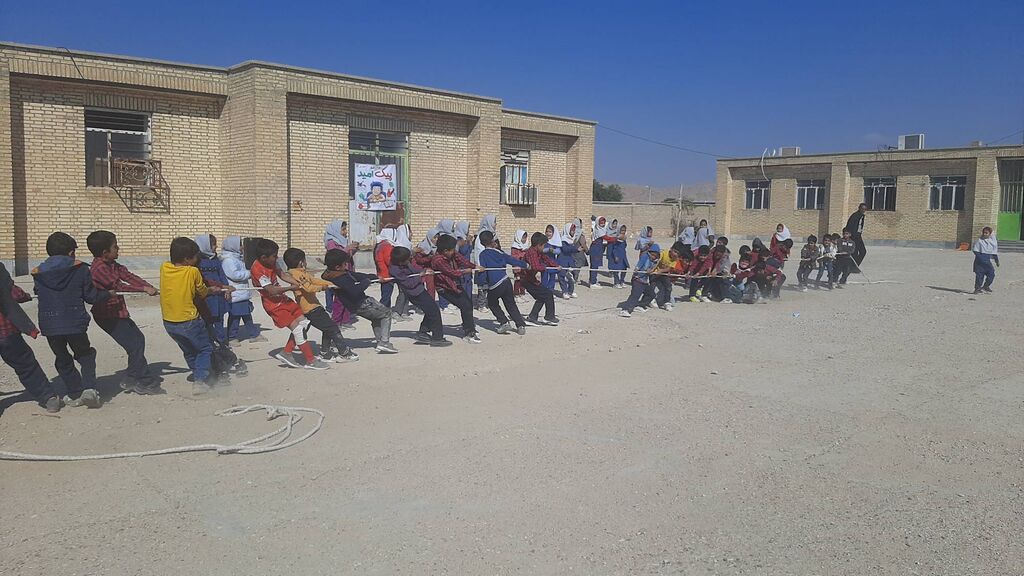 پیکامید کانون مرکزخنج برنامهای شاد و فرهنگی را به مناسبت دهه فجر برگزار کرد