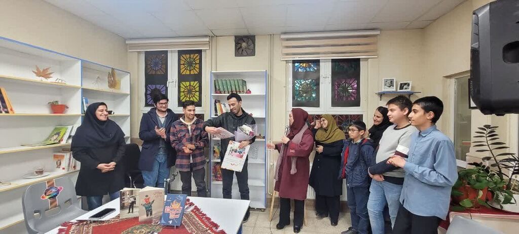 عضو قدیم کانون، نویسندهی میهمان انجمن ادبی بینام شد