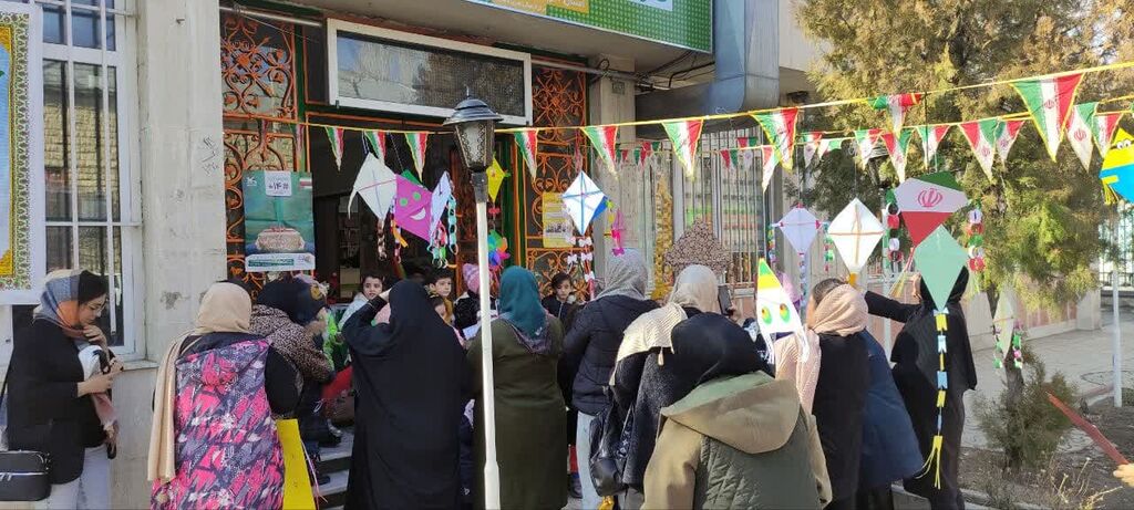 جشن پرواز بادبادک ها در مرکز شماره یک ارومیه