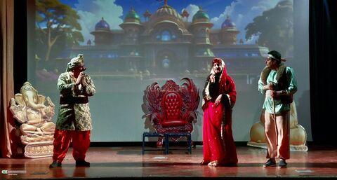 استقبال کودکان و نوجوانان از نمایش شاد و موزیکال «انگشتر جادویی»