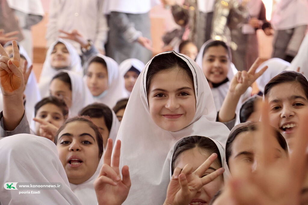 پیک امید دهه فجر چهارمحال و بختیاری خدمت رسانی به کودکان و نوجوانان سراسر استان با پیک امید کانون