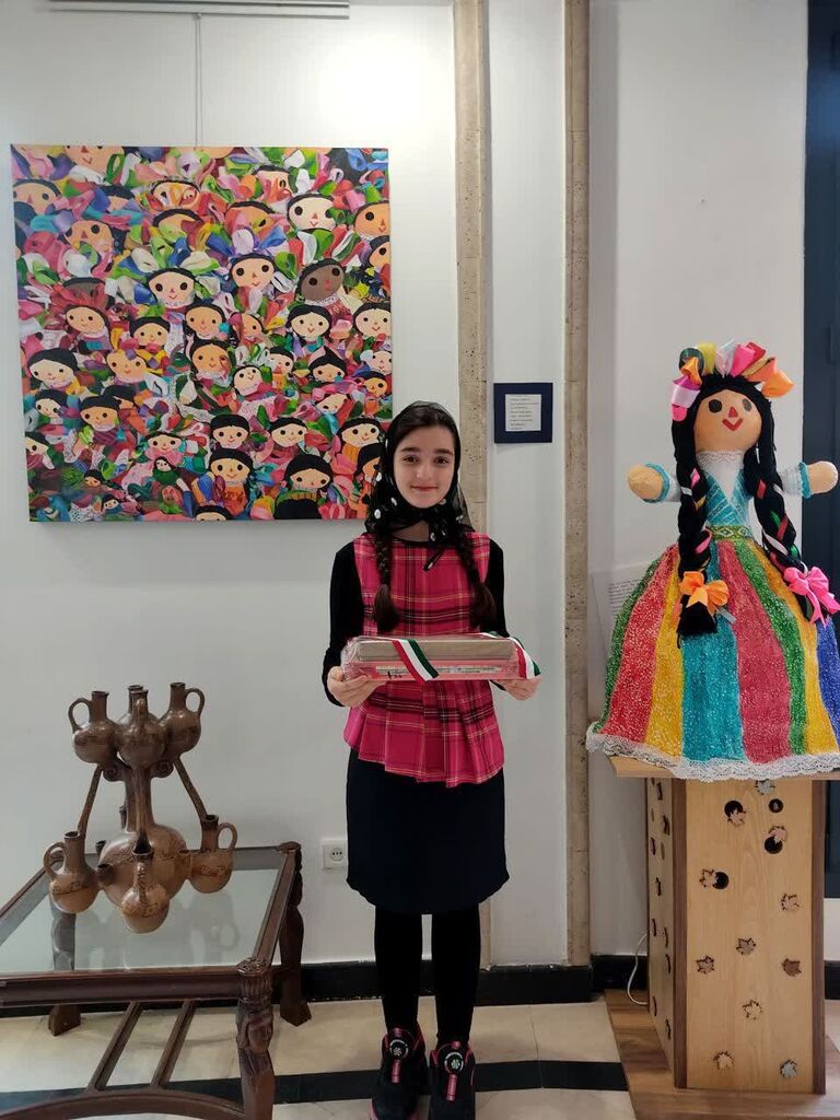 سفیر مکزیک از عضو کارگاه مجازی کانون کرمانشاه و برگزیده مسابقه جهانی این کشور تجلیل کرد