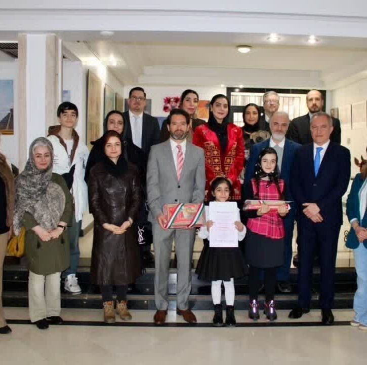 سفیر مکزیک از عضو کارگاه مجازی کانون کرمانشاه و برگزیده مسابقه جهانی این کشور تجلیل کرد