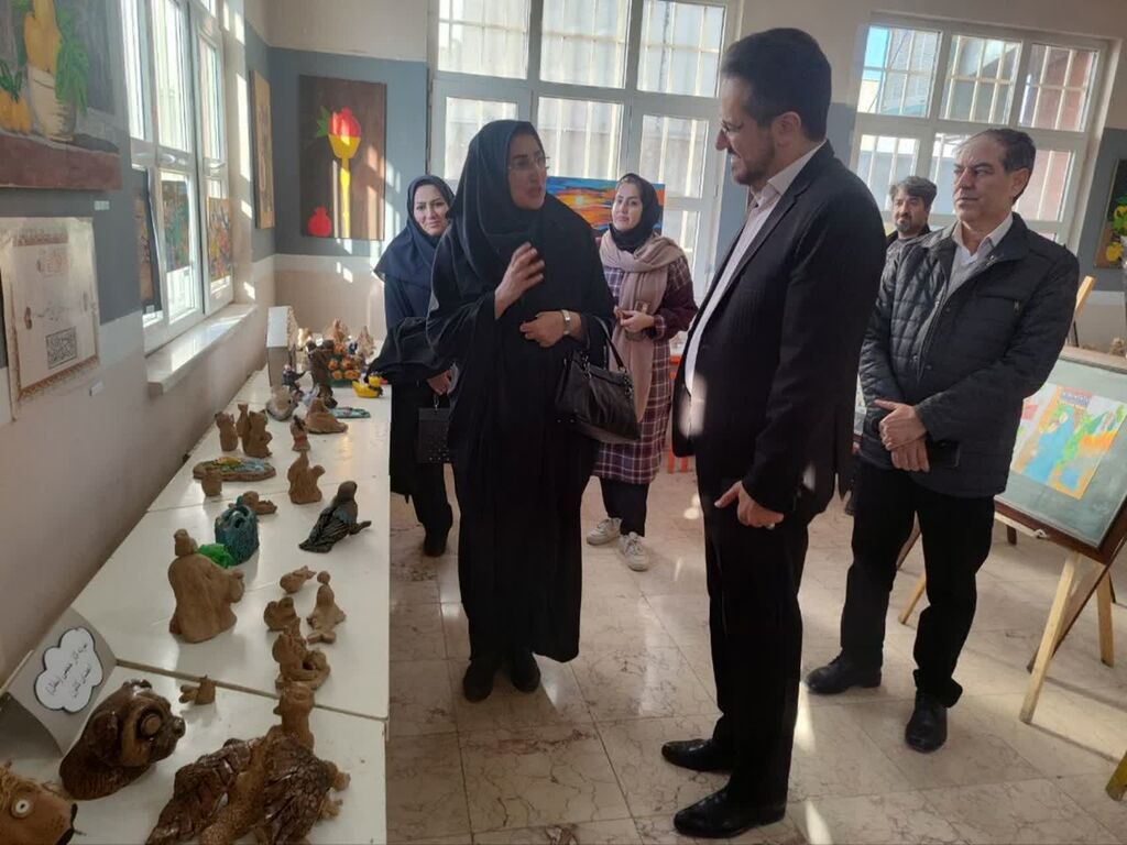 مرکز روانسر ویژهبرنامه گرامیداشت دهه فجر را به پا کرد