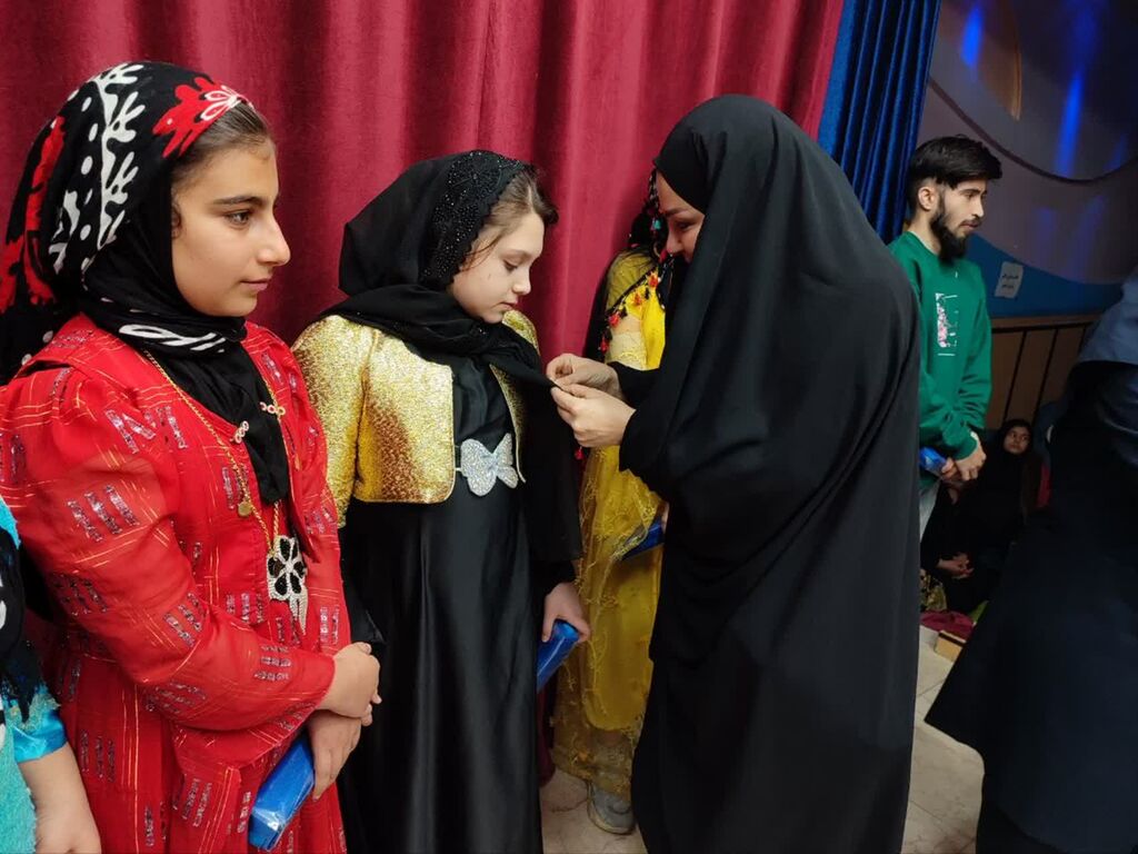 مرکز روانسر ویژهبرنامه گرامیداشت دهه فجر را به پا کرد