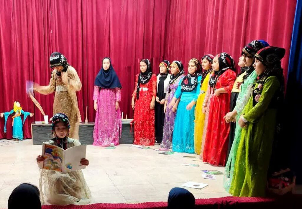 مرکز روانسر ویژهبرنامه گرامیداشت دهه فجر را به پا کرد