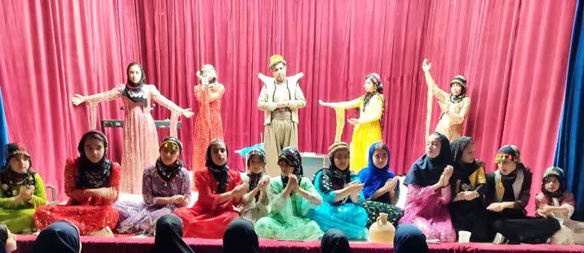 مرکز روانسر ویژهبرنامه گرامیداشت دهه فجر را به پا کرد