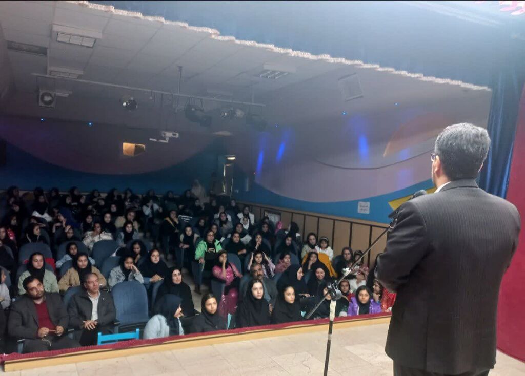 مرکز روانسر ویژهبرنامه گرامیداشت دهه فجر را به پا کرد