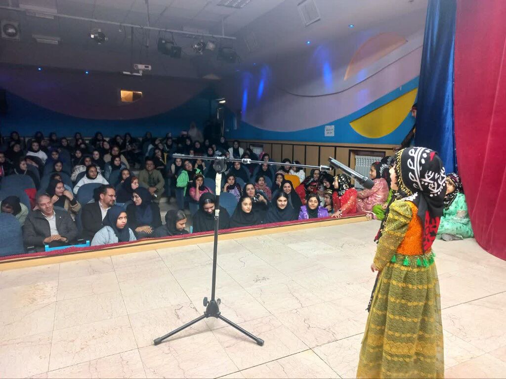 مرکز روانسر ویژهبرنامه گرامیداشت دهه فجر را به پا کرد