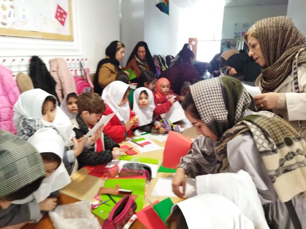 برگزاری کارگاه ساخت پرچم در مرکز چالدران