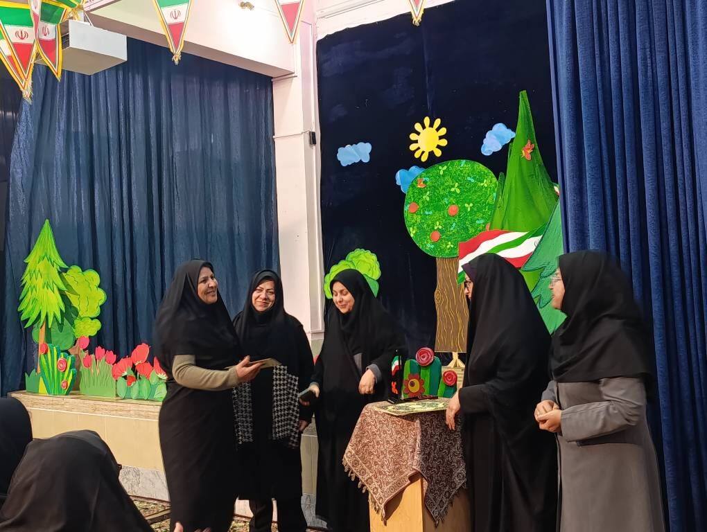 افتتاح نمایشگاه هنرهای تجسمی «امیدآفرینان» در جهرمیک