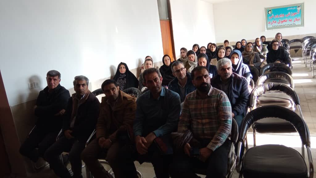 تبیین اهمیت خانواده محوری و ارزشهای دفاع مقدس در کانون پرورش فکری کودکان و نوجوانان کهگیلویه و بویراحمد