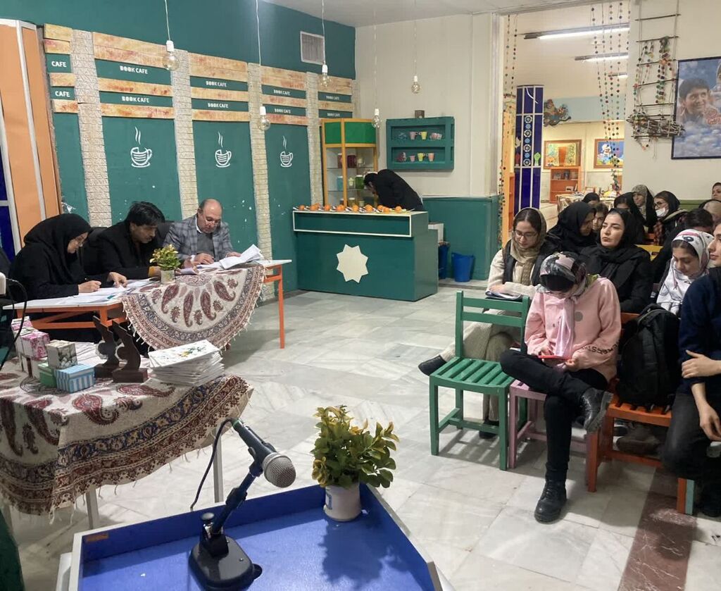 کانون کرمانشاه لیگ گلستانخوانی را برگزار کرد