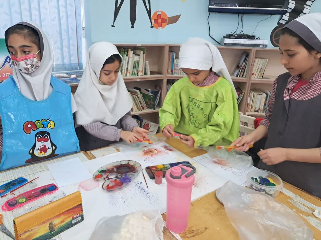 برگزاری کارگاه «عطر لالهها» در بیارجمند