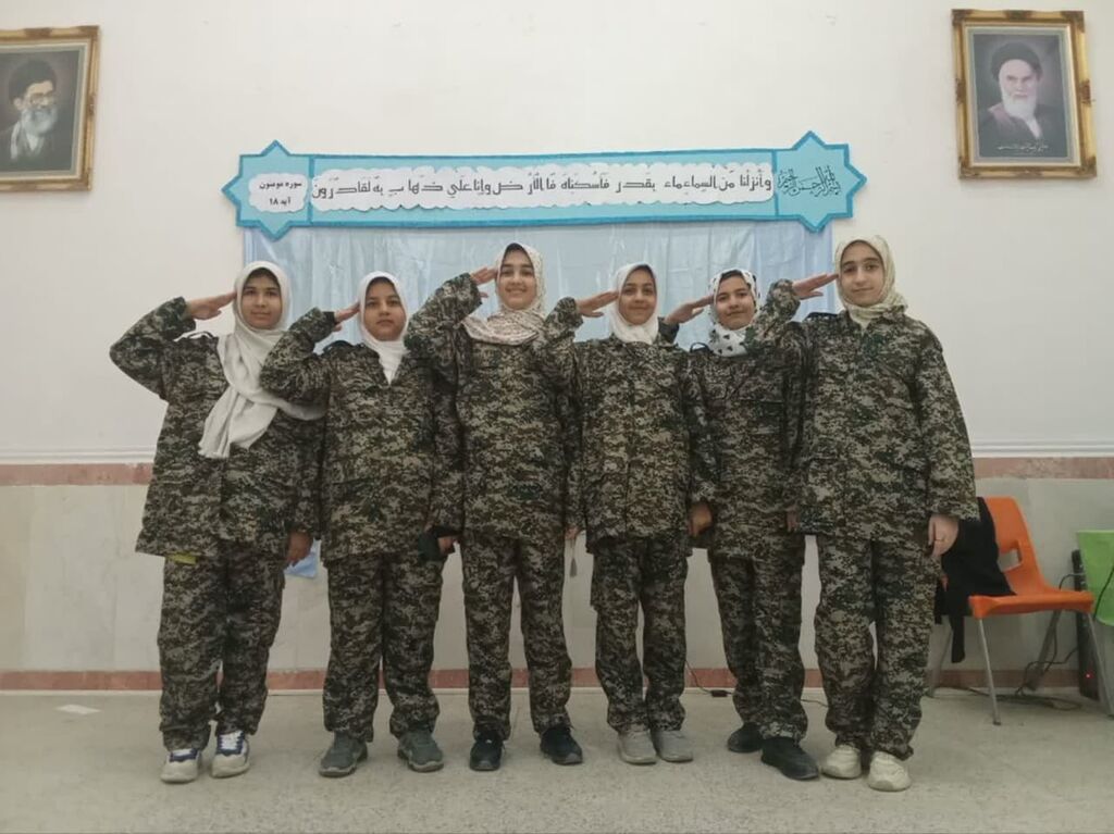 مراکز فرهنگی- هنری کانون همدان از جشن بادباکها تا ساخت موشک کاغذی