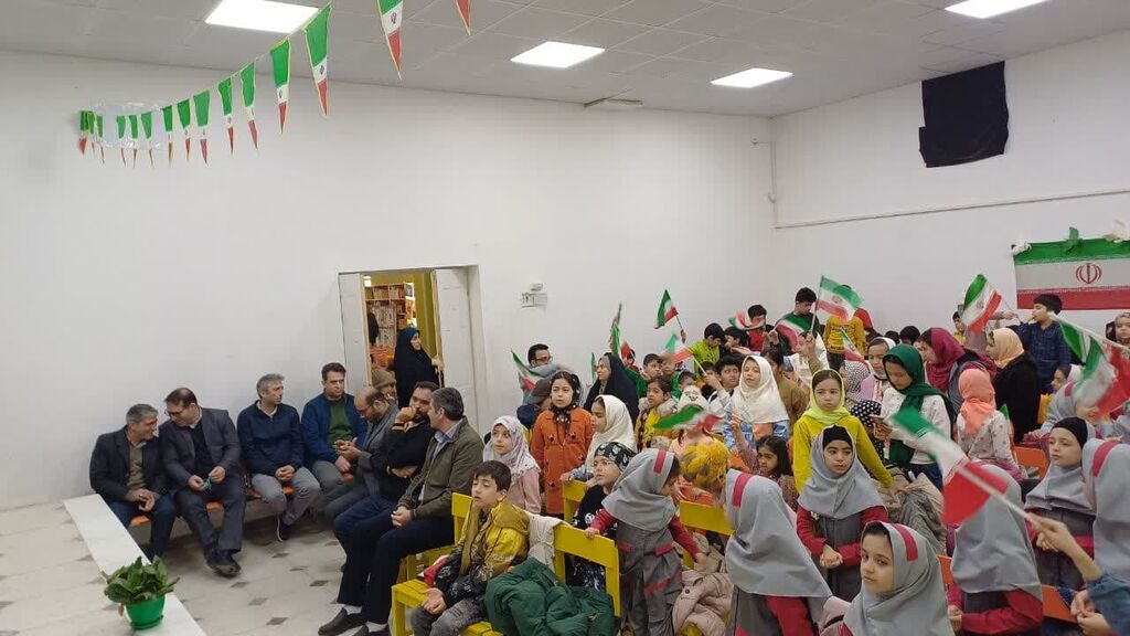 مراکز فرهنگی- هنری کانون همدان از جشن بادباکها تا ساخت موشک کاغذی