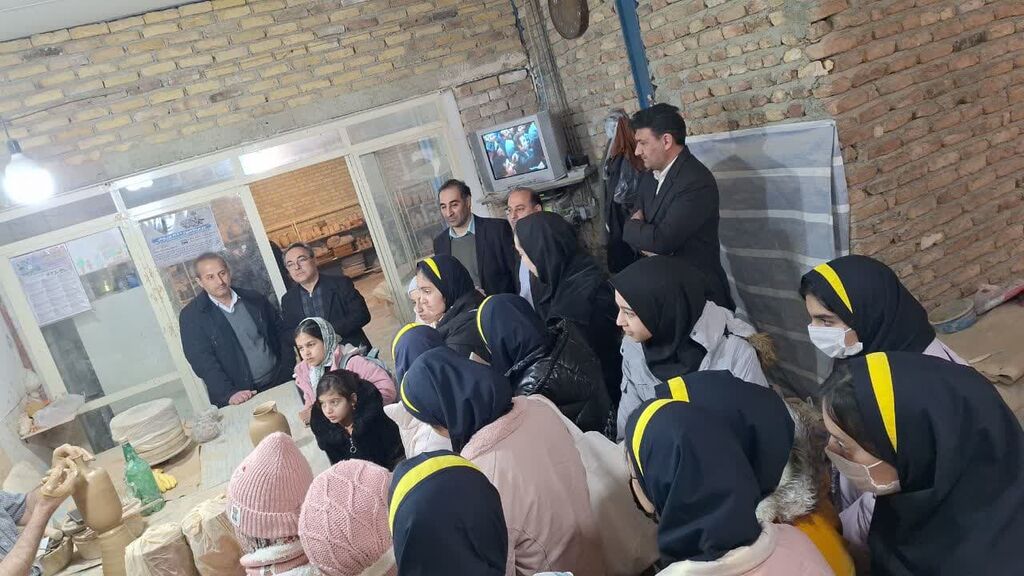 مراکز فرهنگی- هنری کانون همدان از جشن بادباکها تا ساخت موشک کاغذی