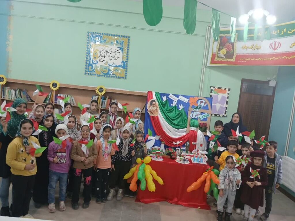 مراکز فرهنگی- هنری کانون همدان از جشن بادباکها تا ساخت موشک کاغذی