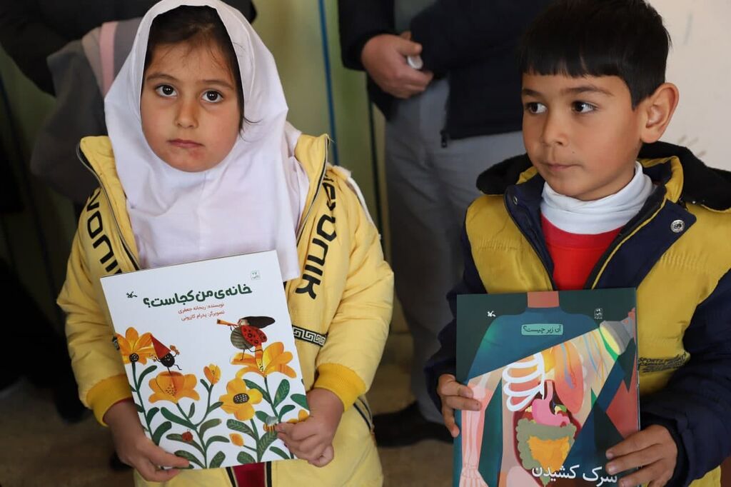 ایجاد کتابخانه در مدرسه روستای قصریک ارومیه