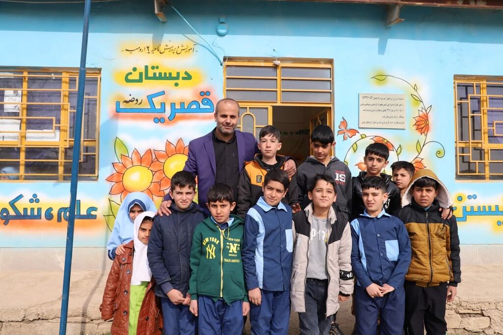 ایجاد کتابخانه در مدرسه روستای قصریک ارومیه