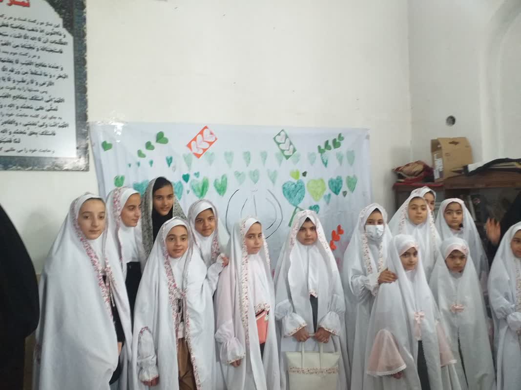 میز خدمت کانون پرورش فکری کودکان و نوجوانان استان مرکزی در میعادگاه نماز جمعه