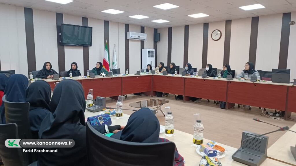 آیین گشایش باشگاه ادبی سیمرغ در کانون سیستان و بلوچستان آیین گشایش باشگاه ادبی سیمرغ در کانون سیستان و بلوچستان